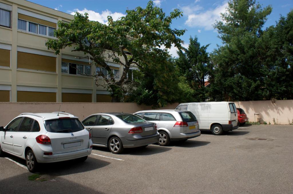Hotel Le Lyon Bron Εξωτερικό φωτογραφία